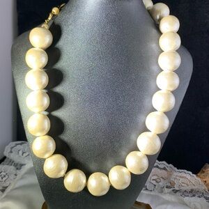 Lorren Bell Signed Chic Faux Pearl Beaded Necklace